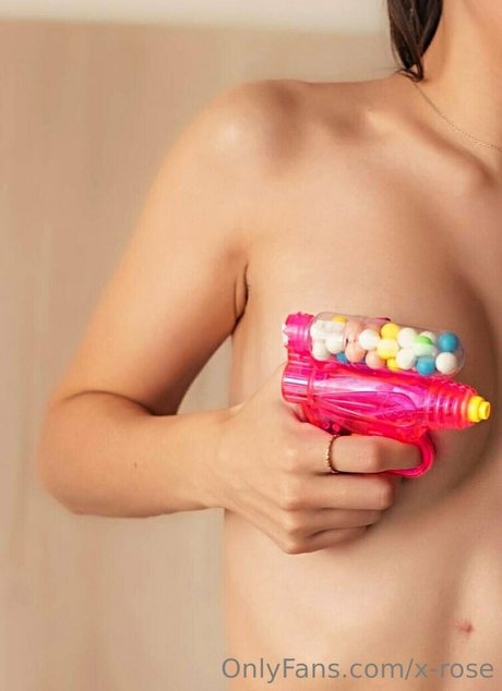 x rose model exclusive pics