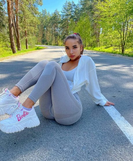 tiynmay exclusive model photo