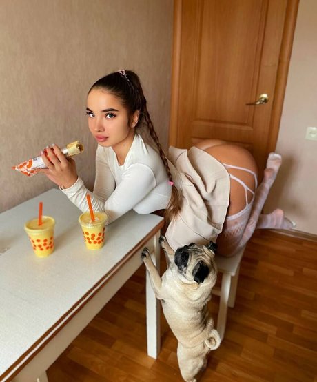 tiynmay nice actress galleries