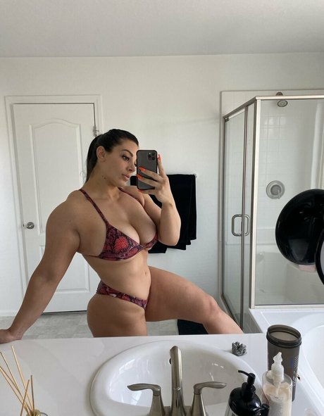 Ranya Dally model beautiful photos