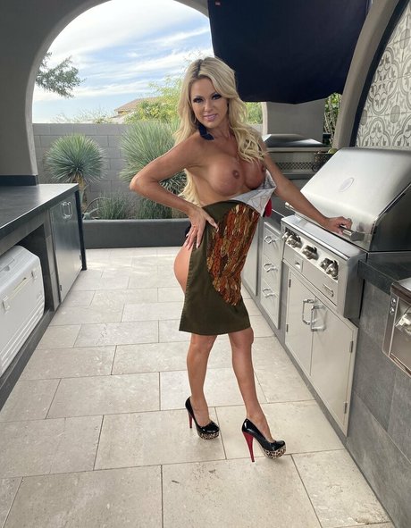 chanelstjames Profile pic