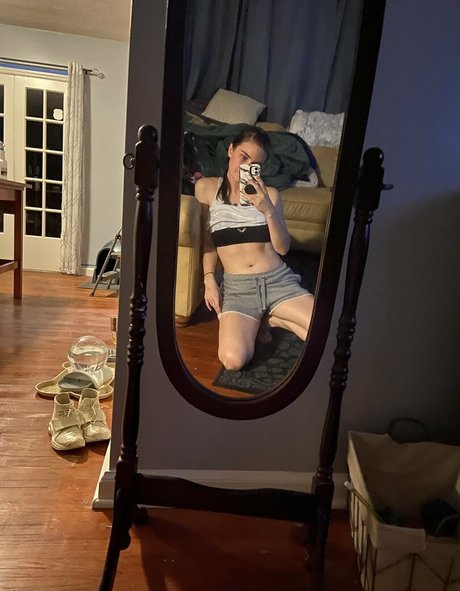 embertay pretty pornstar img