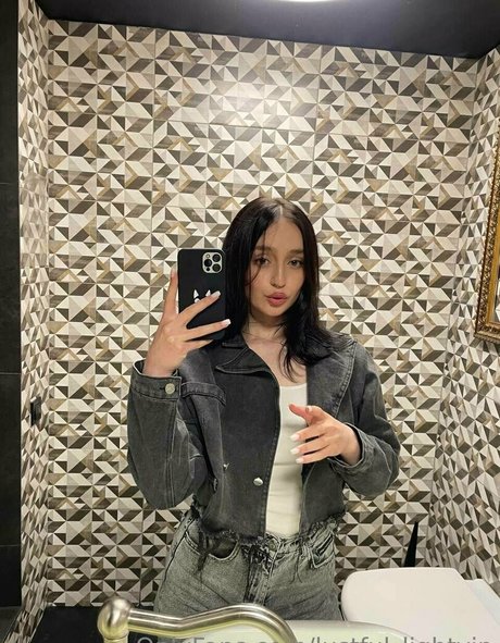 lustful lightvip beautiful star images