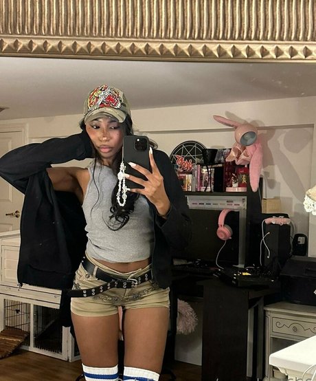 meruhart666 xxx pornstar image