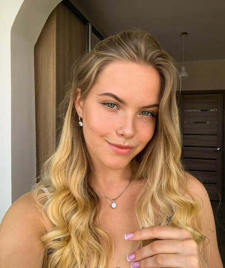 miaaangelll star nude pic