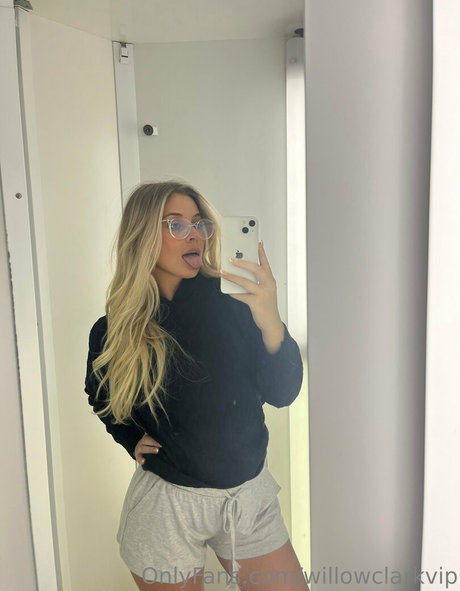 willowclarkvip model pic