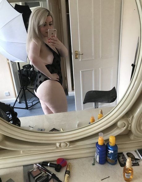 curvydanni best actress pictures