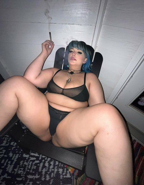 plantsimpp model hot pics