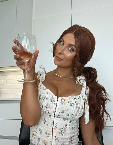 Natalie Brooks porn model pictures