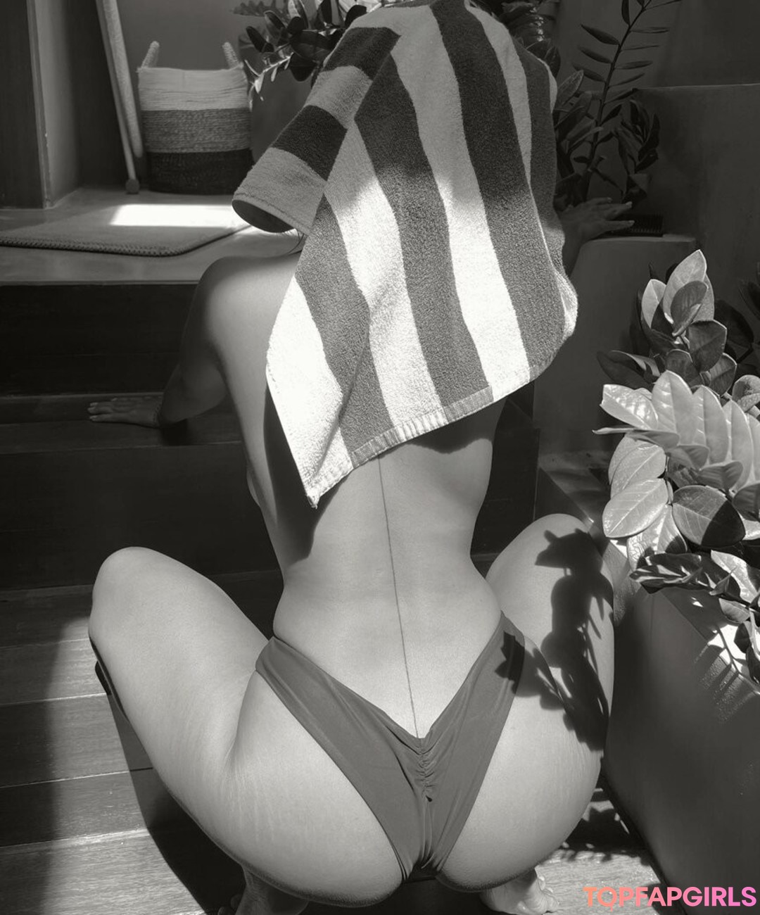 Leahooo model nudes pictures