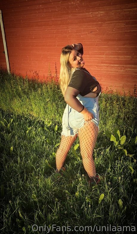 unilaama adult model photo