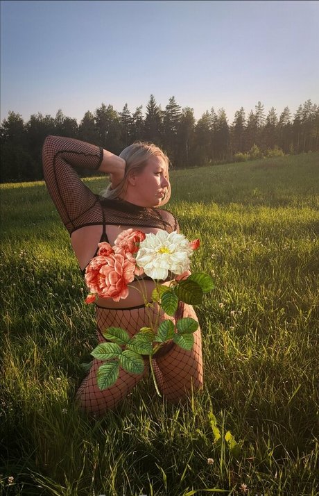 unilaama porn star image