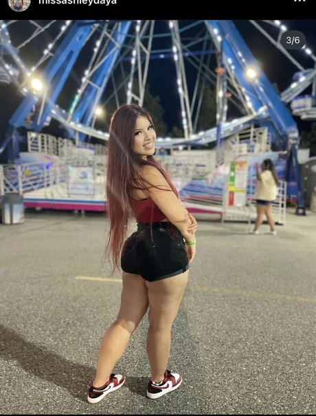 Poutybaybi high quality pornstar img