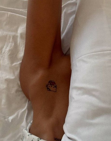 Aiza Dolmatova model pornographic pic