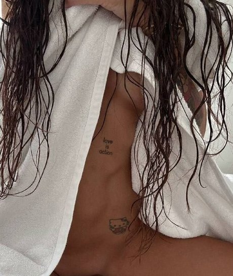 Aiza Dolmatova star pornographic photos