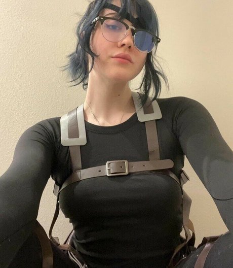 gray model beautiful pics