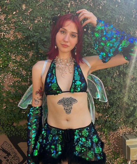 gray model nudes archive