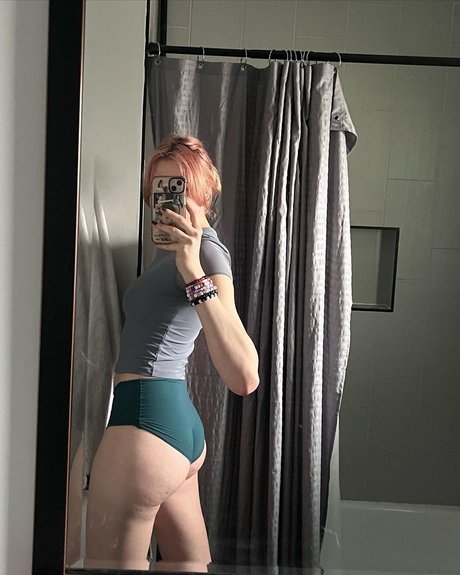 gray adult star image