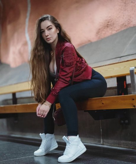 Miss Mikkaa naked model photos