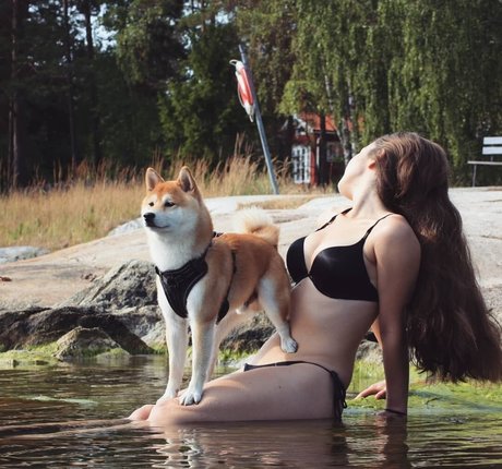 Miss Mikkaa model art picture