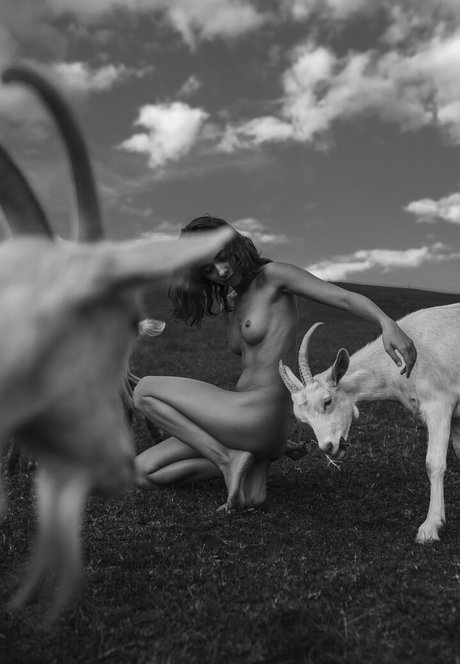 Julia Slip beautiful model galleries