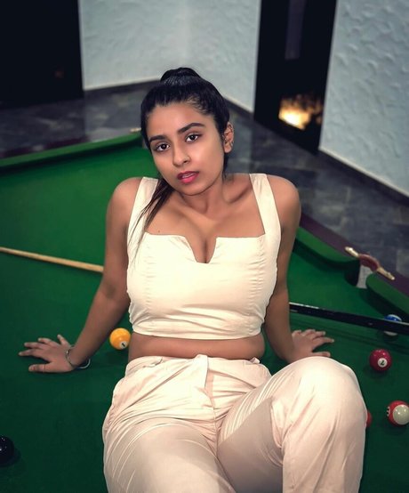 Suhana Khan nude star picture