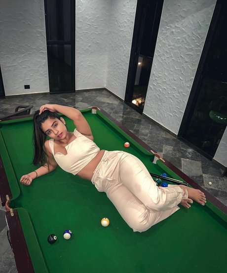 Suhana Khan beautiful model images