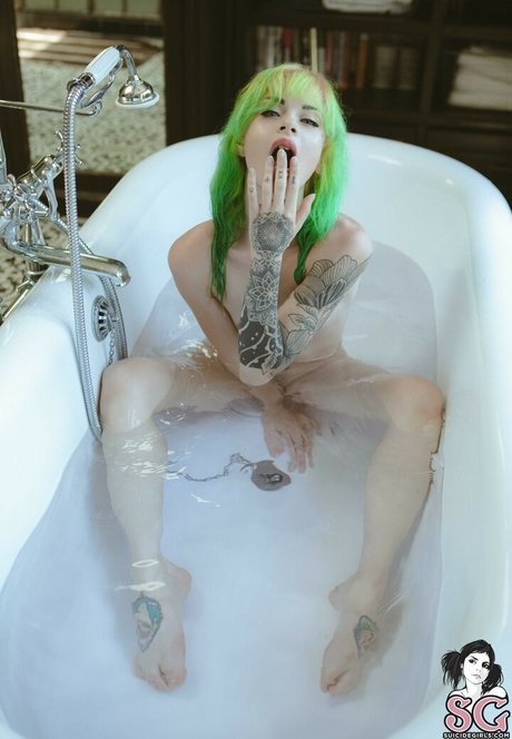 Kuroha nude pornstar photos