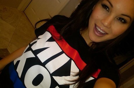 Lisa Kim Fleming adult model pictures