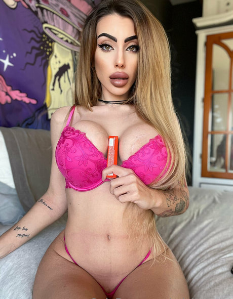 michuwars model porn pics