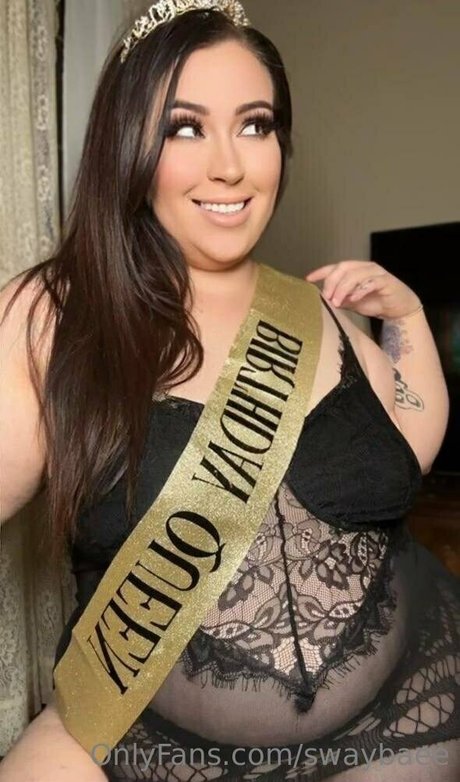 swaybaee model top picture