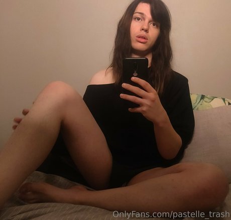 pastelle trash model nude photos