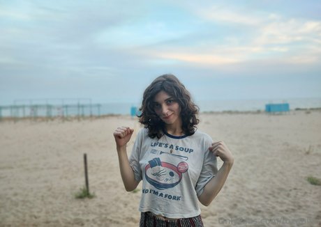 roxquinn free actress pic