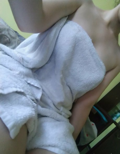 roxquinn naked actress image