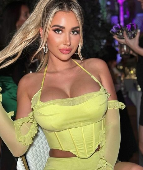 Nikita Sullivan beautiful star galleries