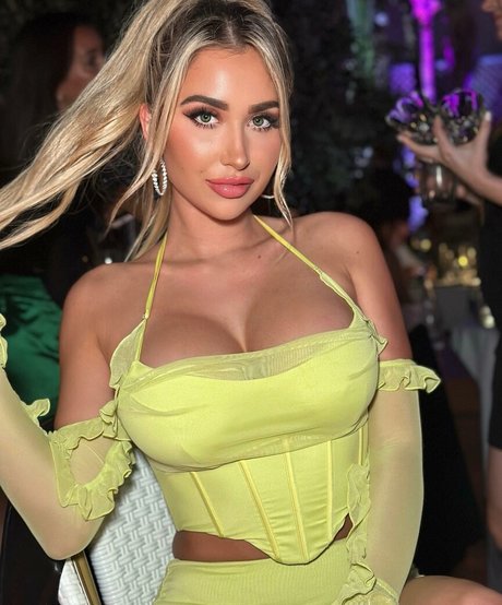 Nikita Sullivan pretty pornstar pictures