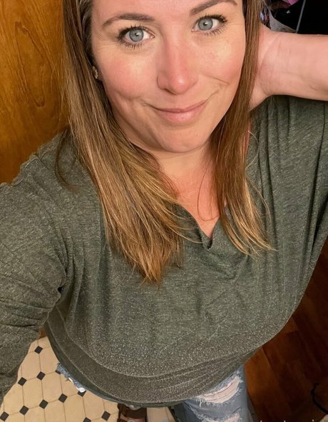 betsytorrid model sexy images