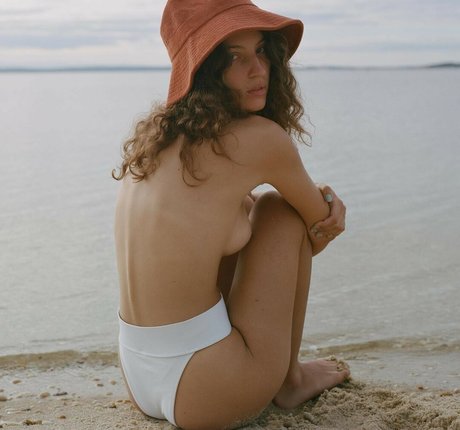 Ava Pearlman naked star galleries