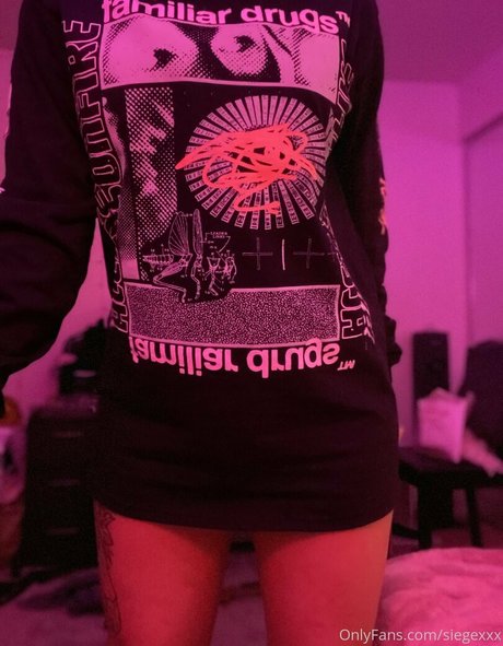 undersiegexo star hot photo