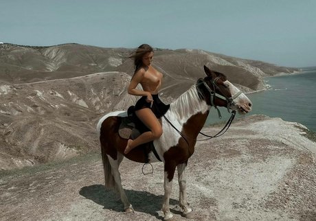 Alex Bekker star naked img