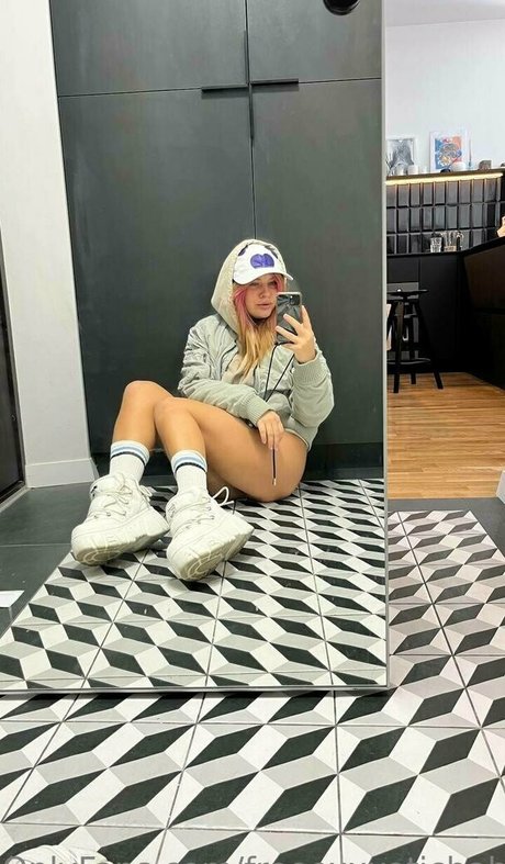 lovelyrachel2000 nice pornstar pic