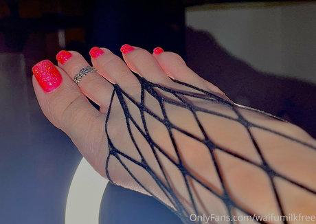 waifufeetmilkpaid best model pic