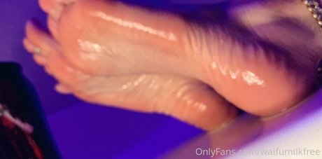 waifufeetmilkpaid nice model pictures
