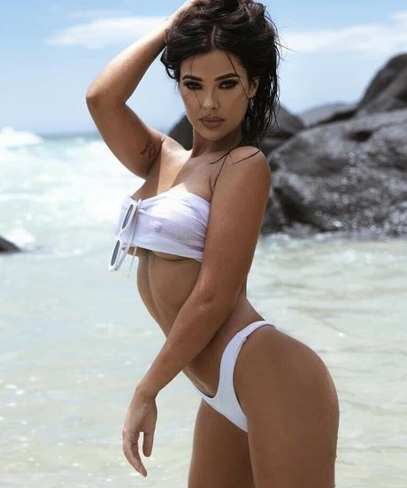 Gieorgia Kettle exclusive model images