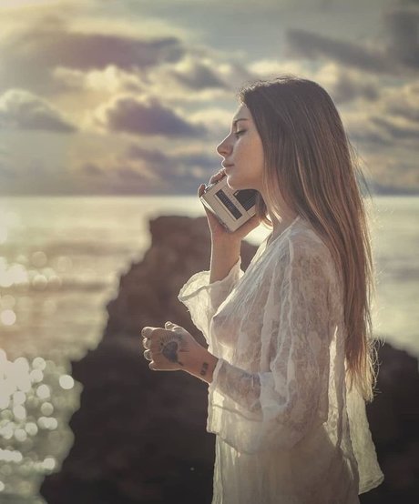 Tal Ronen hd actress pic