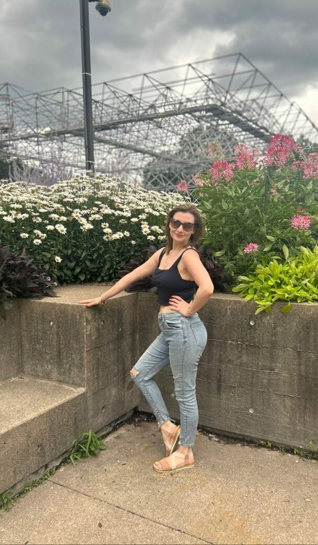 Sesskasays exclusive model images