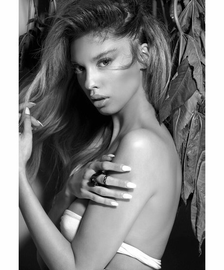 Liyan Adi model naked image