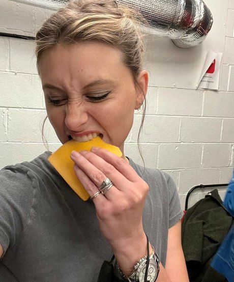 Aly Michalka actress photo