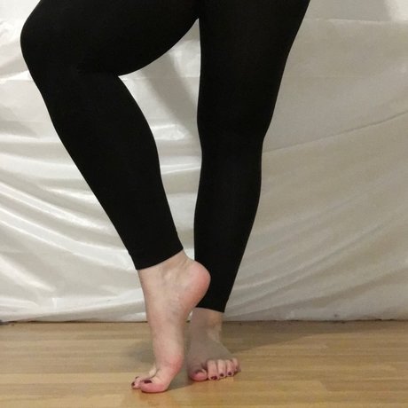 Princess Emma hot actress pic