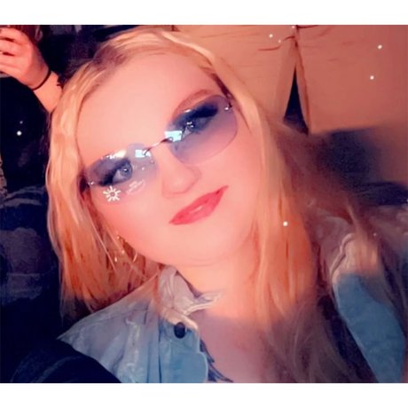 Elle noelle naked actress pictures